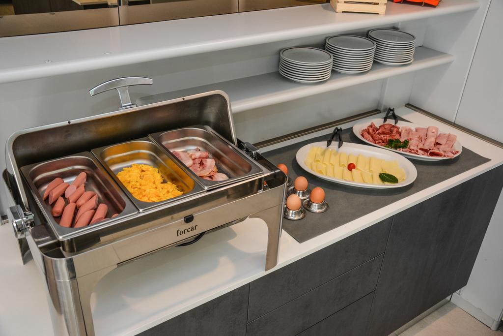 Hotel Aurora & Appartamenti 토르볼레 외부 사진